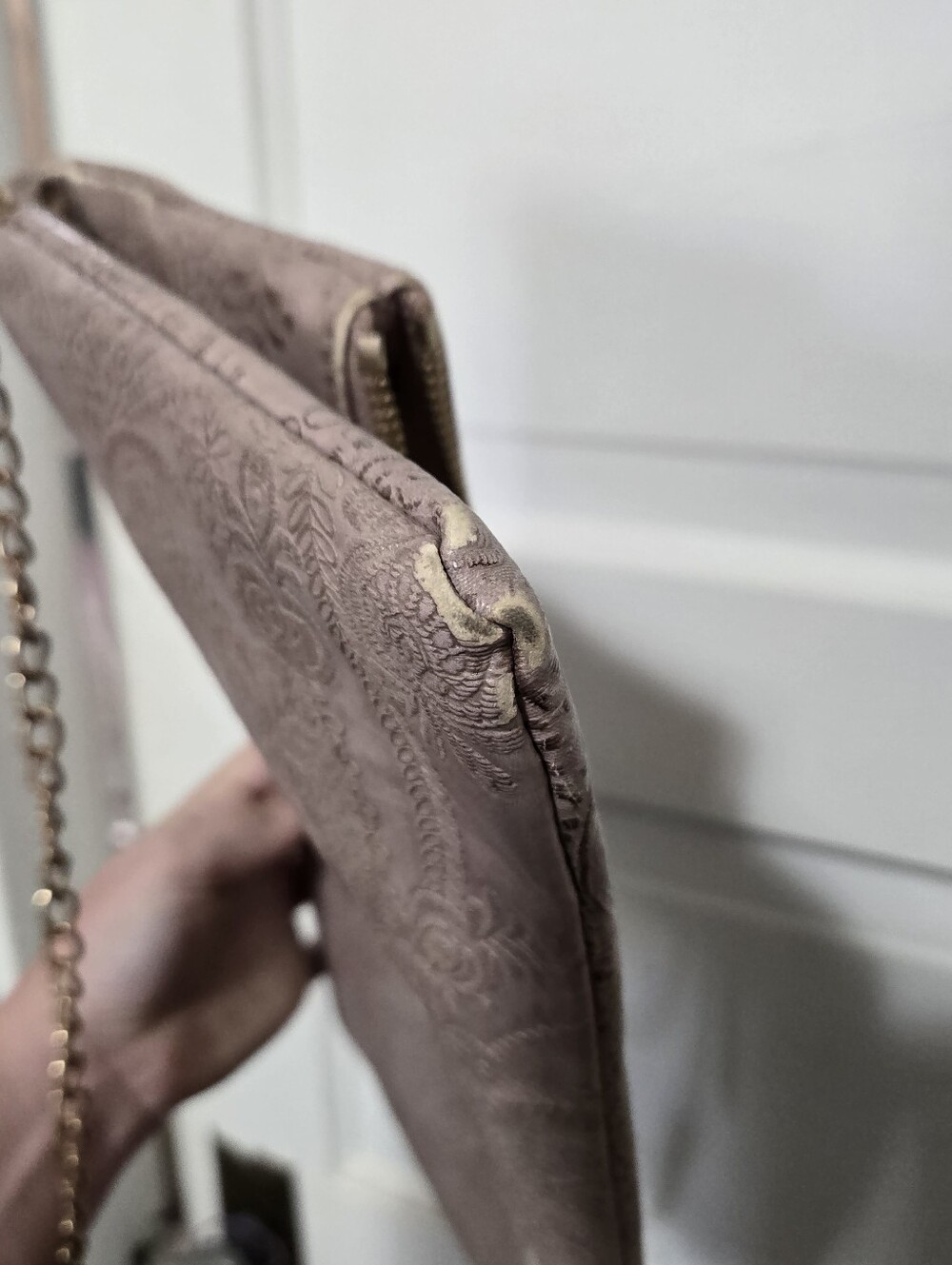 Urban Expressions Dusty Mauve Fold-Over Chain Crossbody Bag - Picture 10 of 11
